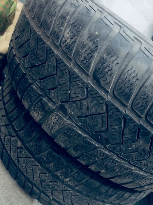 Anvelope 245/45 r18 iarna runflat 2 bucați