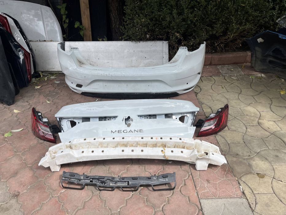 Bara Spate/Stop stanga/dreapta Renault Megane 4 Facelift 2020->