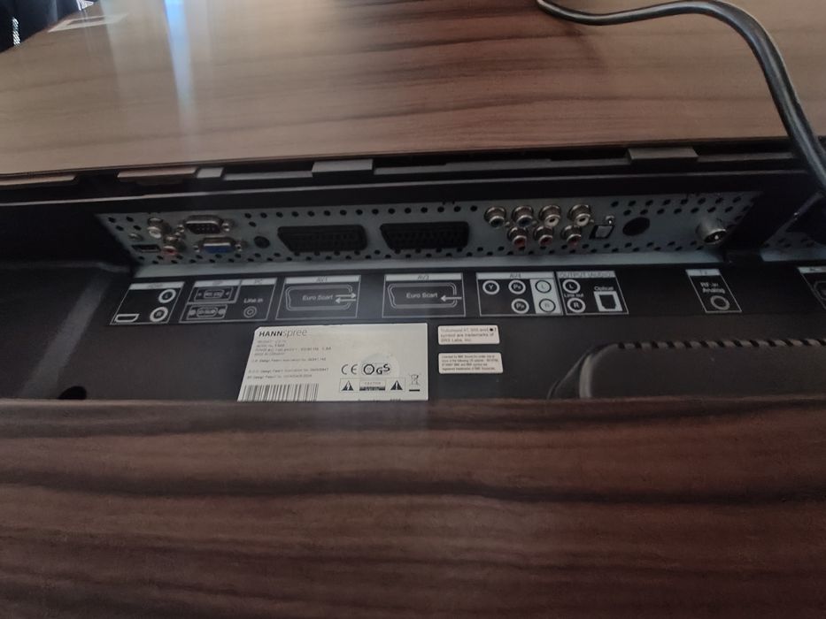 Vând Televizoare cu Soundbar Incorporat și telecomenzi