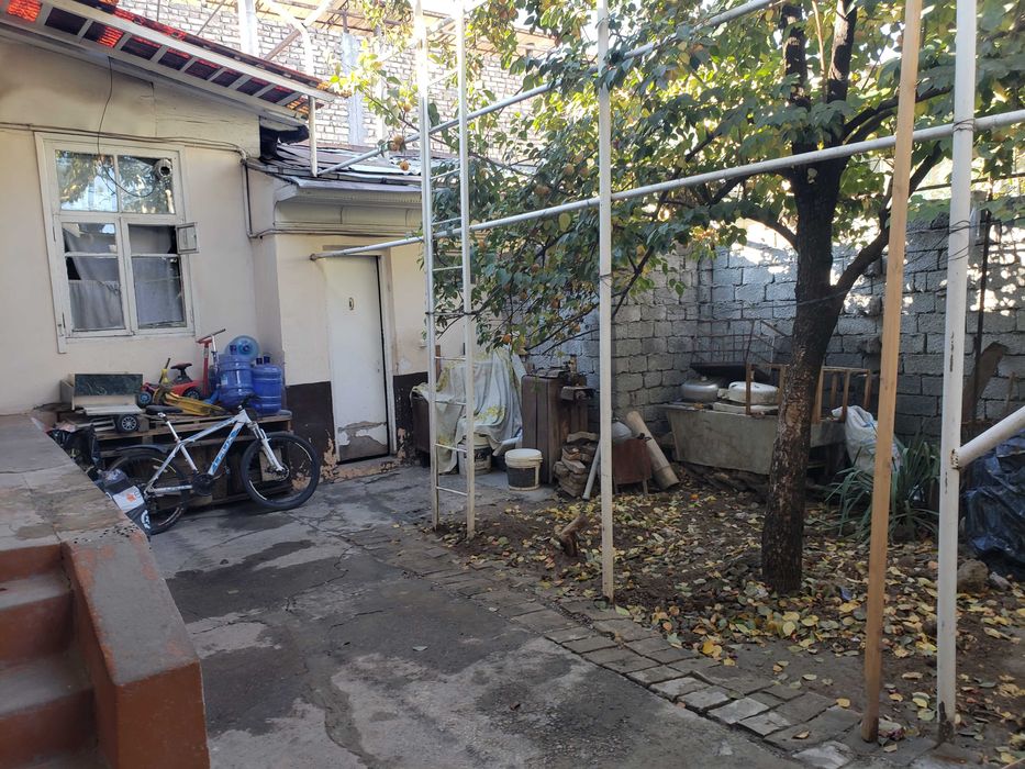 Уй-жой, ховли сотилади