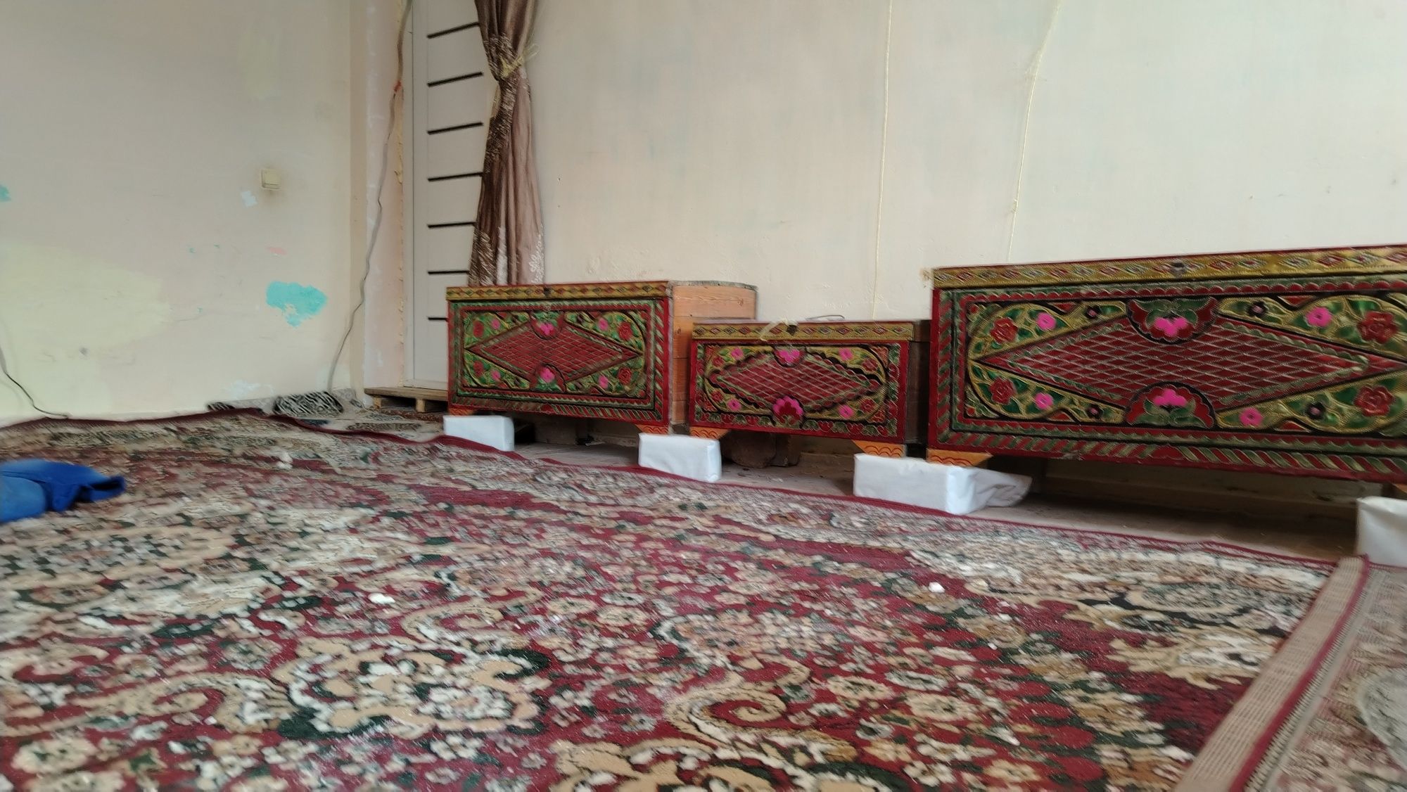 Sadiqlar sotiladi