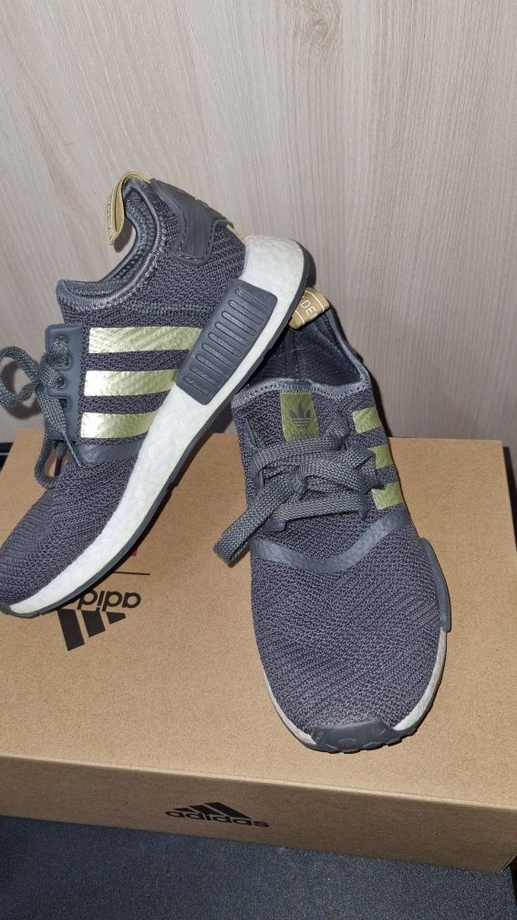 Adidas boost mărime 36