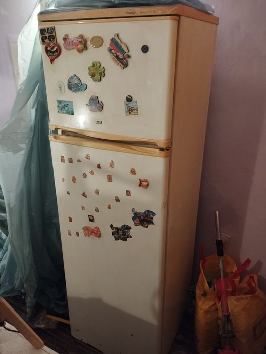 Работещ хладилник Snaige, подарявам