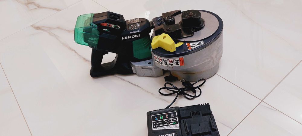 Mașină de indoit fier beton Hikoki