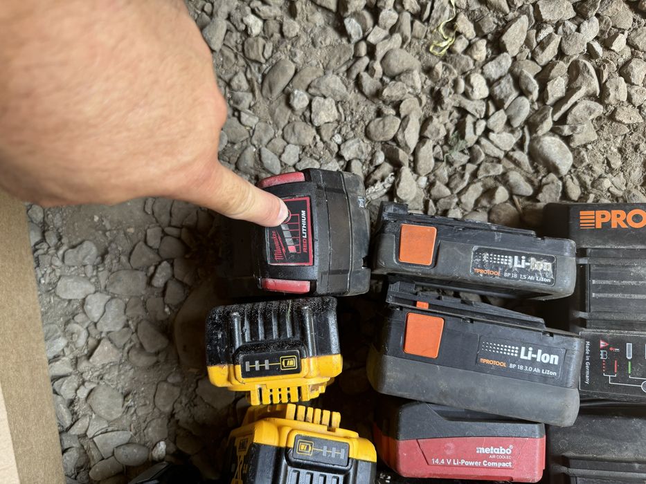 Acumulator milwaukee 5ah,ryobi 5ah,2ah,dewalt 5ah