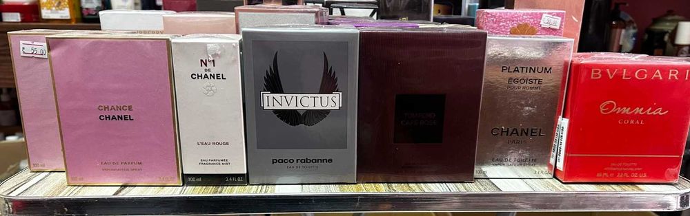 Продават се мъжки и женски парфюми