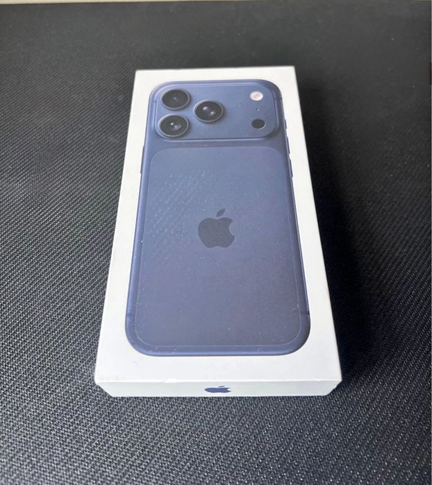 iPhone 17 pro/ 512GB/ Deep blue