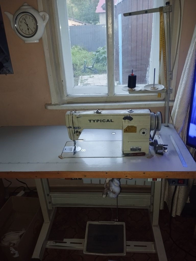Продам швейную машинку
