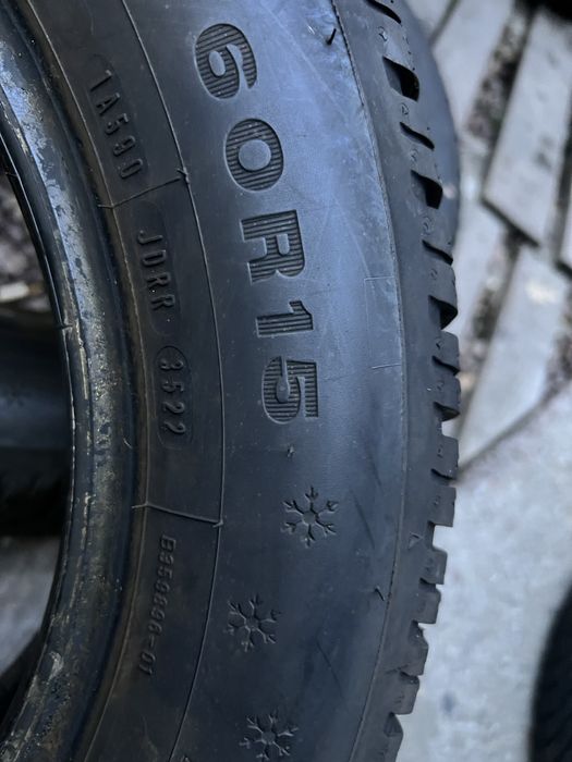 Cauciucuri iarna 185/60/15 Dunlop 2022