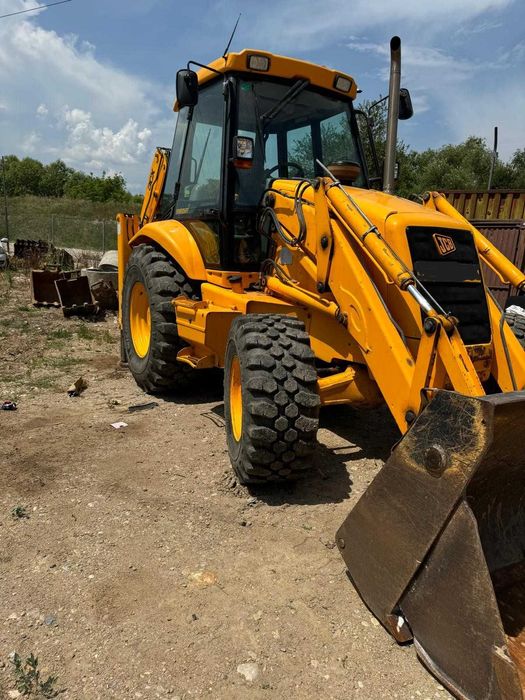 Schimb buldoexcavator JCB 3CX cu miniexcavator JCB 3,5to an maxim 2010