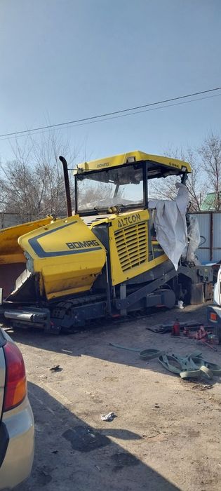 Асфальтоукладчик BOMAG 700