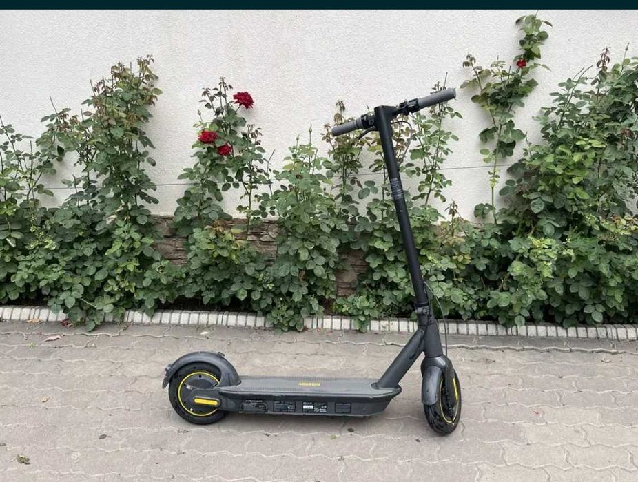 Электросамокат Ninebot g30 Max в хорошем техническом состянии