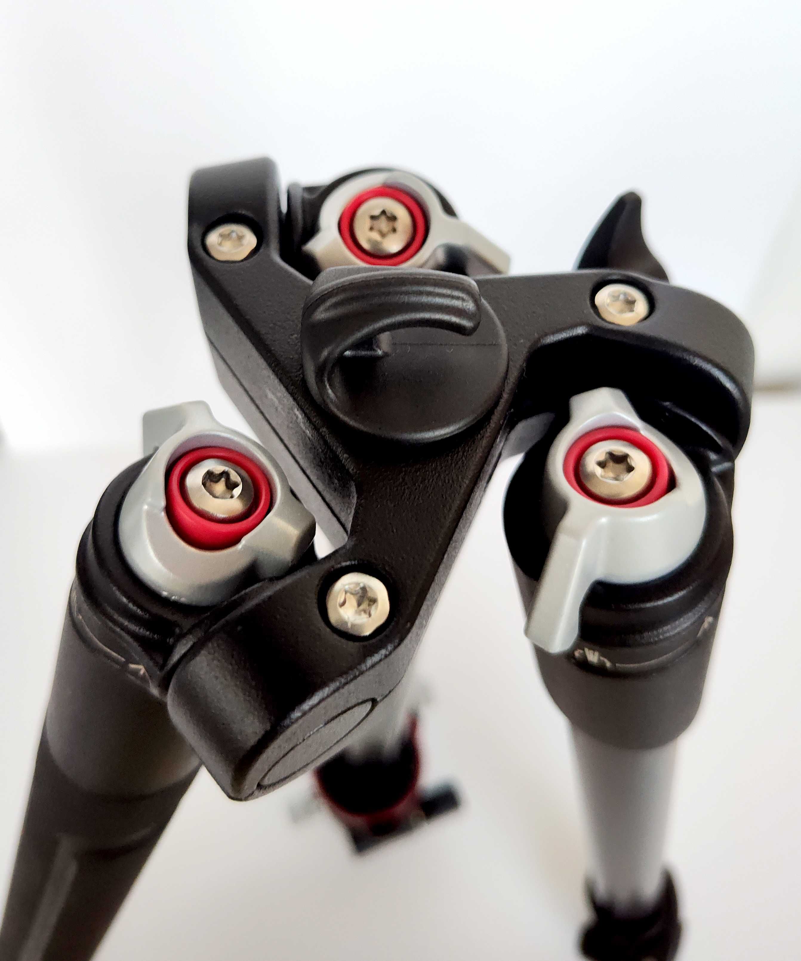 Италиански статив Manfrotto Befree Advanced с ябълковидна глава
