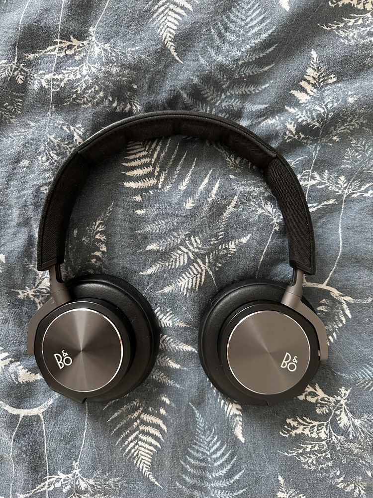 Bang & Olufsen H6