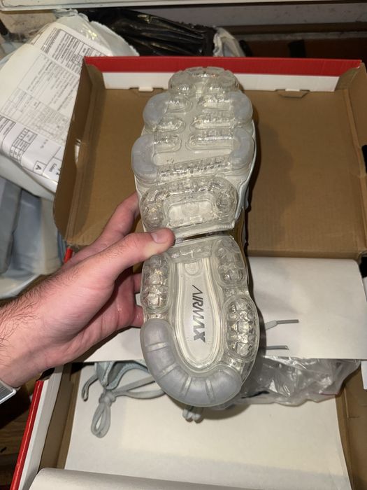 Vapormax Gri, marimea 42, citeste descrierea