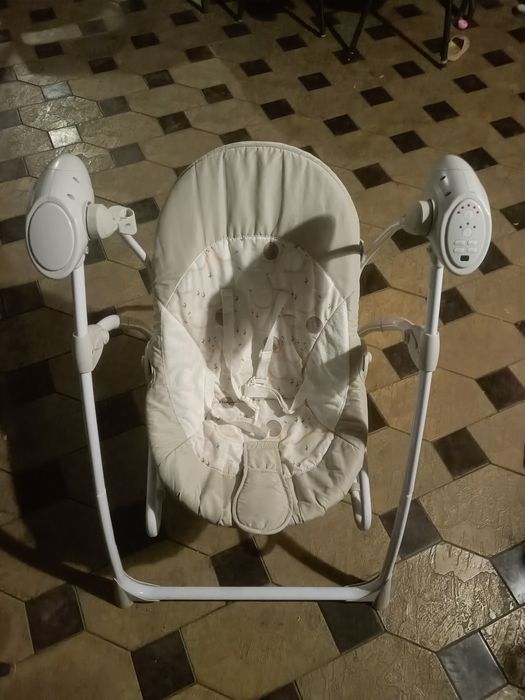 Шезлонг два в одном в отличном состоянии .