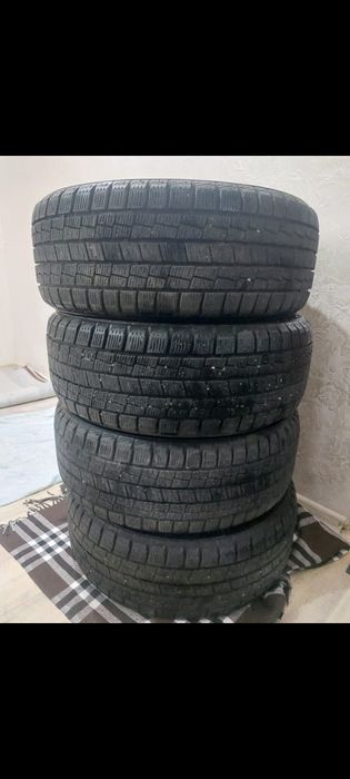 Зимние покрышки в отличном состоянии