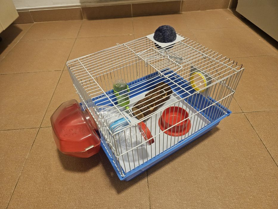 Cusca hamster cu accesorii