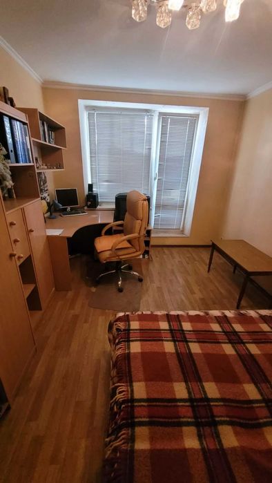 Дава се под наем Тристаен апартамент в София, Център - 90 кв.м за 612 € - Снимка #2