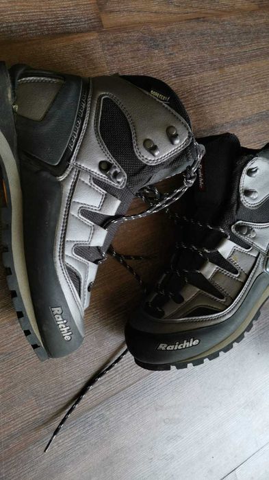 Bocanci  munte Raichle Mammut GTX vibram Goretex 37.5 și 41