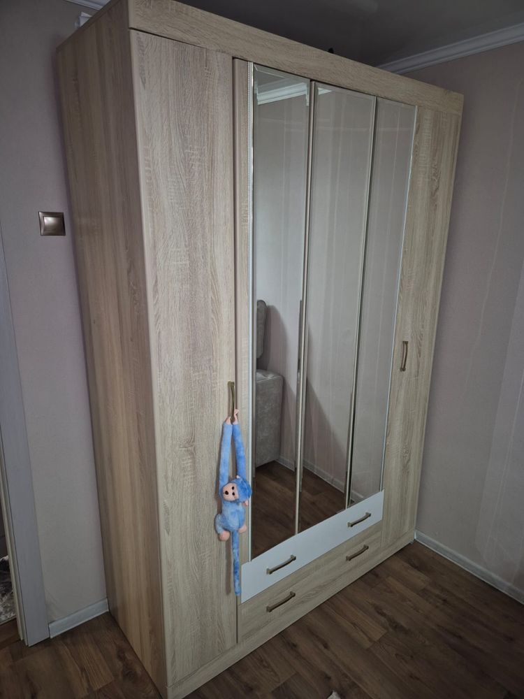 Продам шкаф в спальную