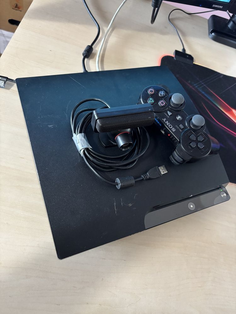 Playstation 3 slim, modat Hen, hdd 500gb, camera inclusa