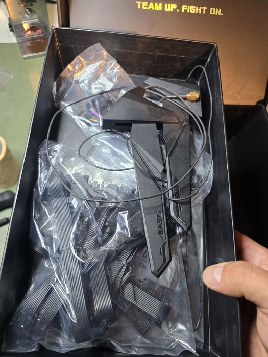 Vand procesor Ryzen 5950x+placă de bază aorus x570 xtreme