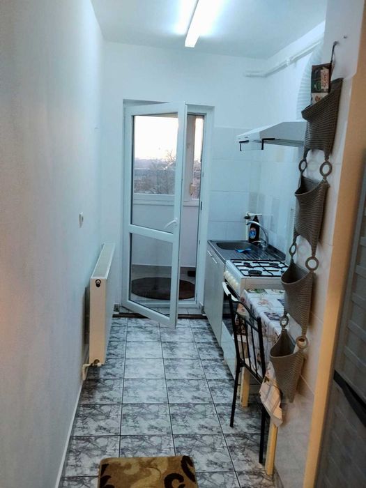 Închiriez garsonieră