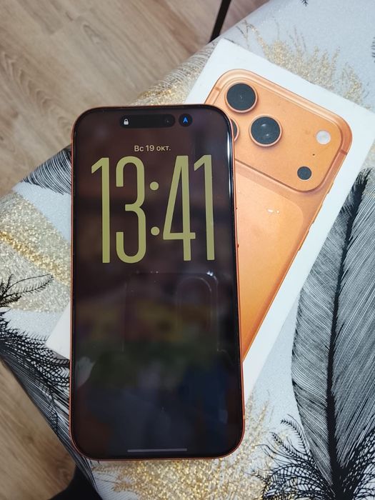Продам айфон 17 про