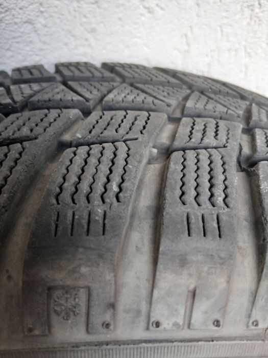 Vând jante aliaj cu cauciucuri de iarna
