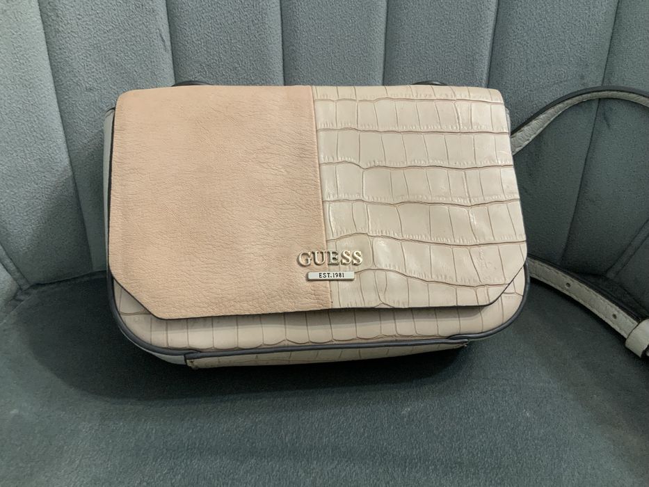 Розова чантичка Guess