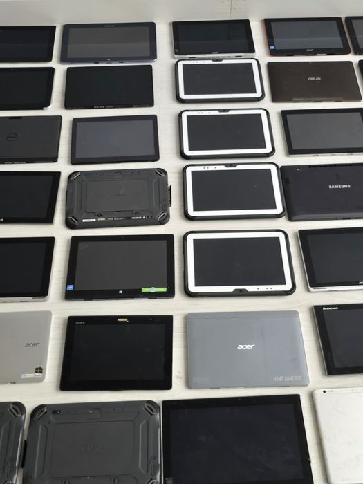 Tablete en-gros pentru piese, complete, fără ecrane sparte