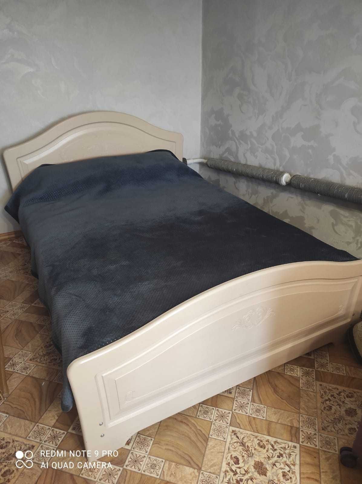 продам кровать б/у