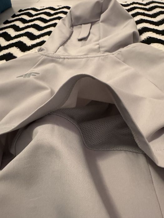 Softshell anti vant 4F marimea xs