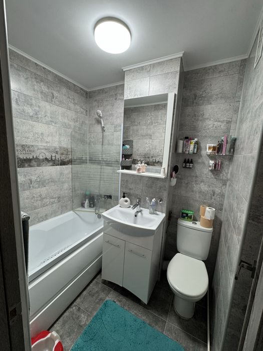 Vand apartament 3 camere