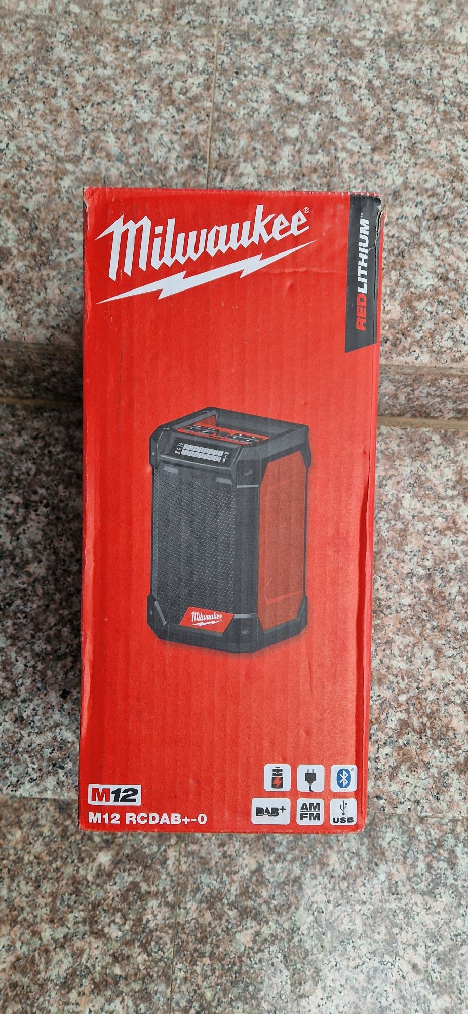 Milwaukee radio de șantier pe acumulator