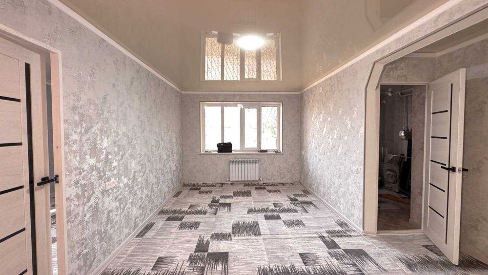 Маталка Тантана 1 қаватда 2 хонали квартира сотилади.ID: 1528