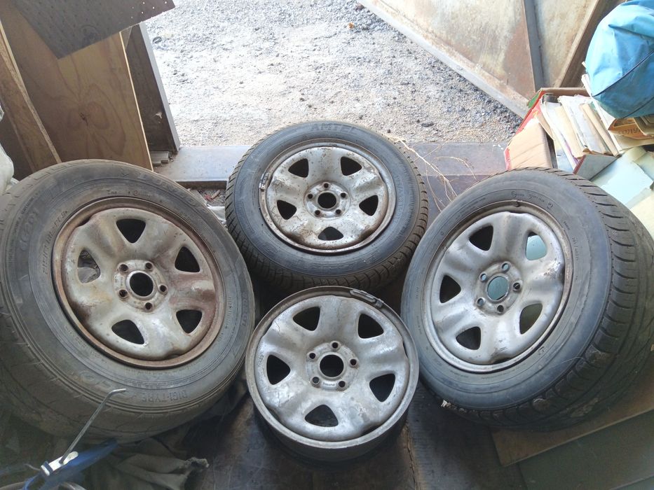 Продам комплект дисков на Волгу 31105 r15