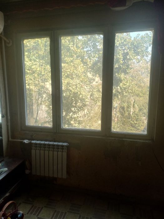 Деревянные окна кому надо отдам бесплатно  они уже  сняли