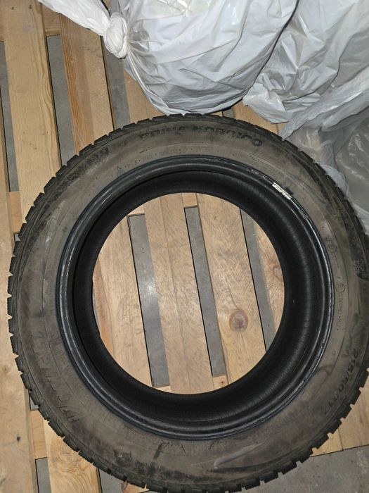 Продам шипованные шины Viatti, 215/50/17