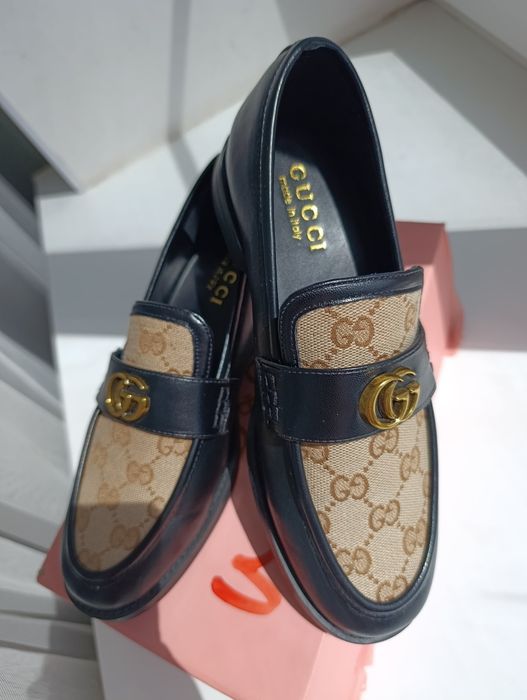 Продам лоферы женские