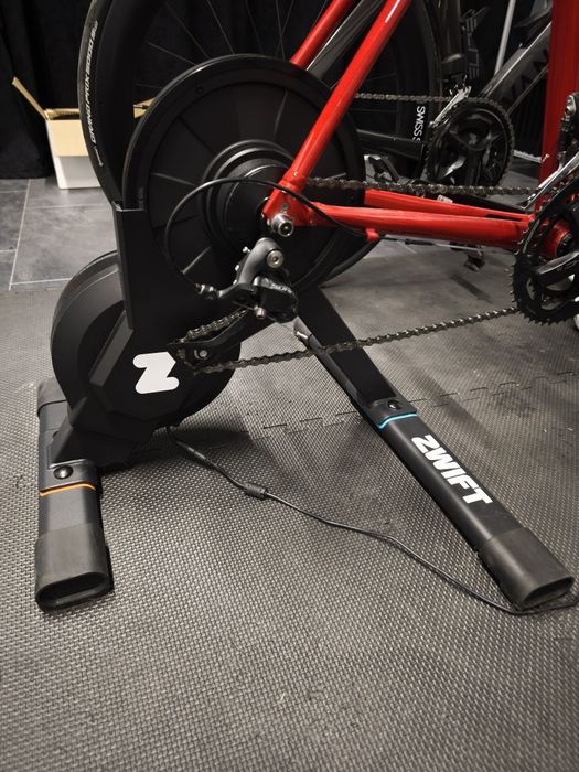 Home trainer Zwift Hub+ zwift Cog, turbo trainer
