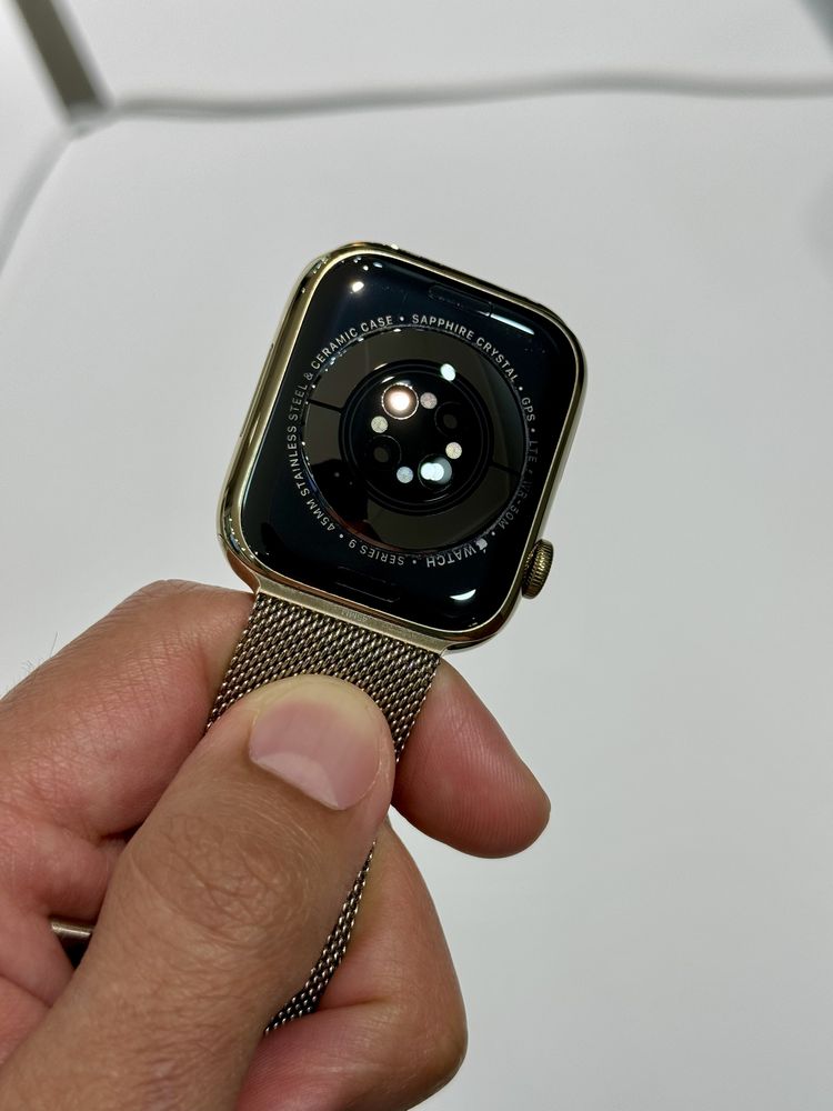 Apple Watch Series 9 45mm Gold Stainless
