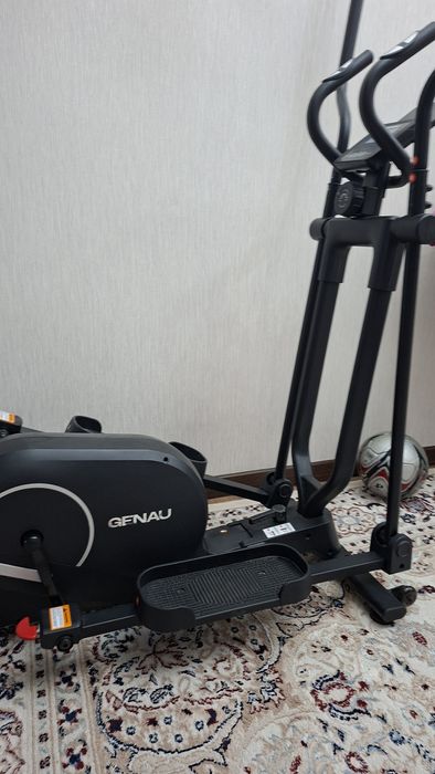 Продам эллиптический тренажер. В идеальном состоянии.