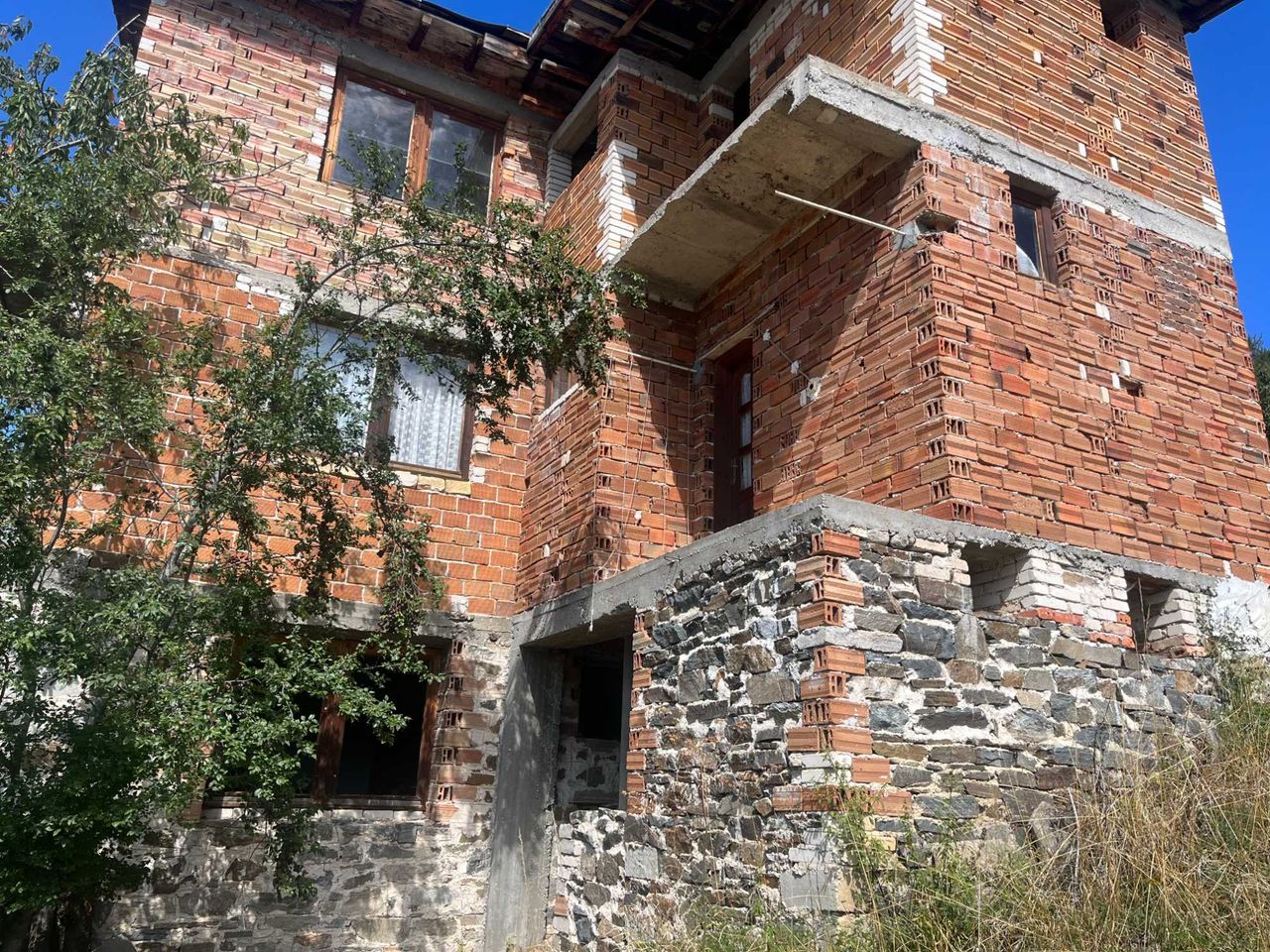 Продава се Къща в с. Забърдо, Област Смолян - 279 кв.м за 132 €/кв.м - Снимка #12