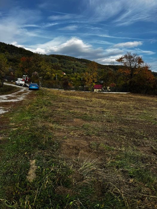 Vand 2 loturi de teren la Vladesti