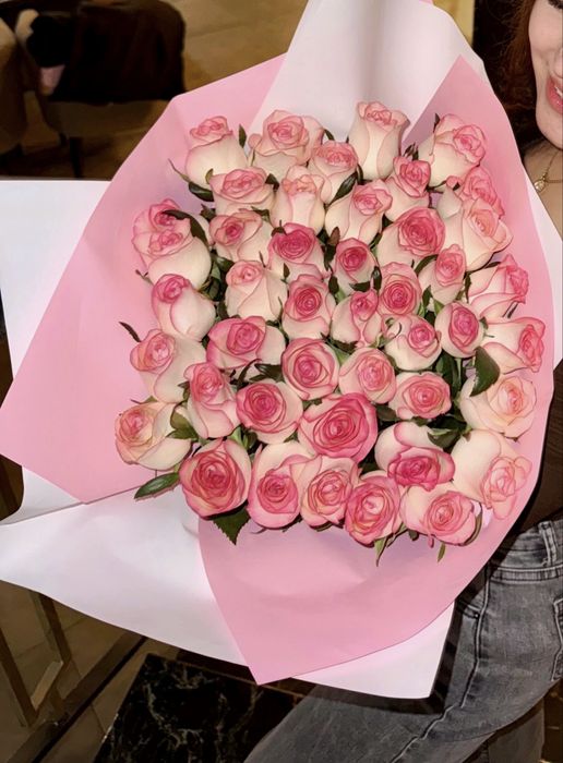 Роза цветы продам .За 8к .Кеше алдым.45 роза