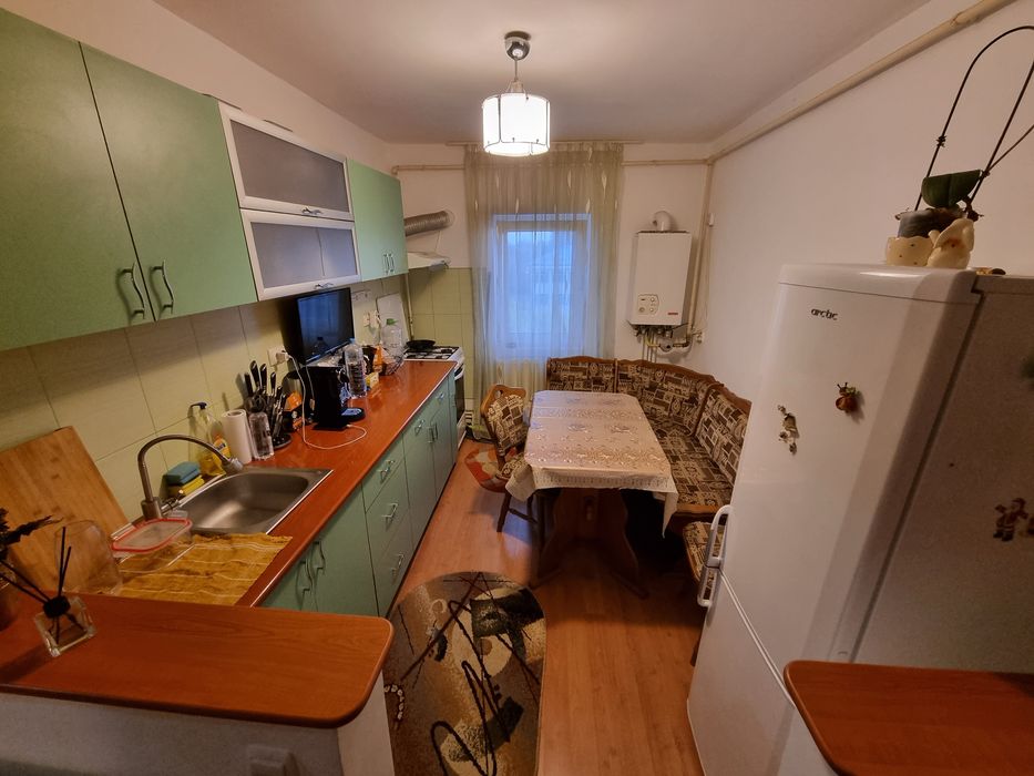 Vand apartament cu 2 camere!
