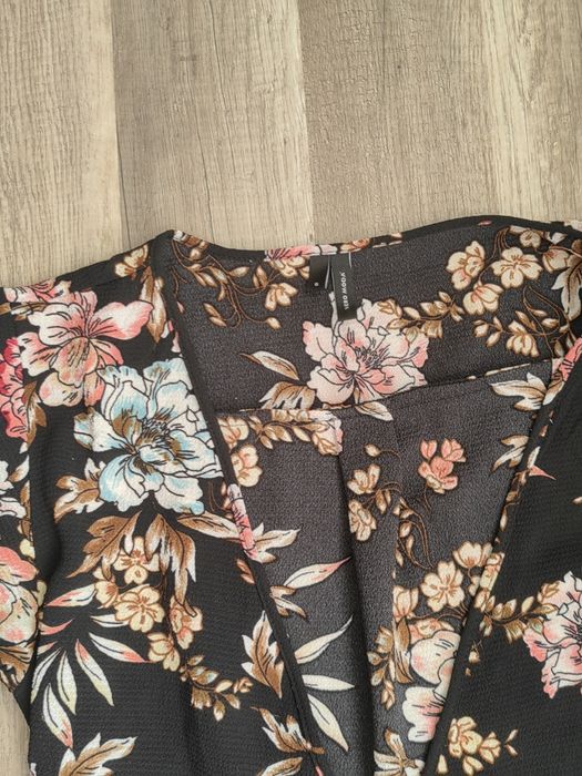 Рокли с къс ръкав