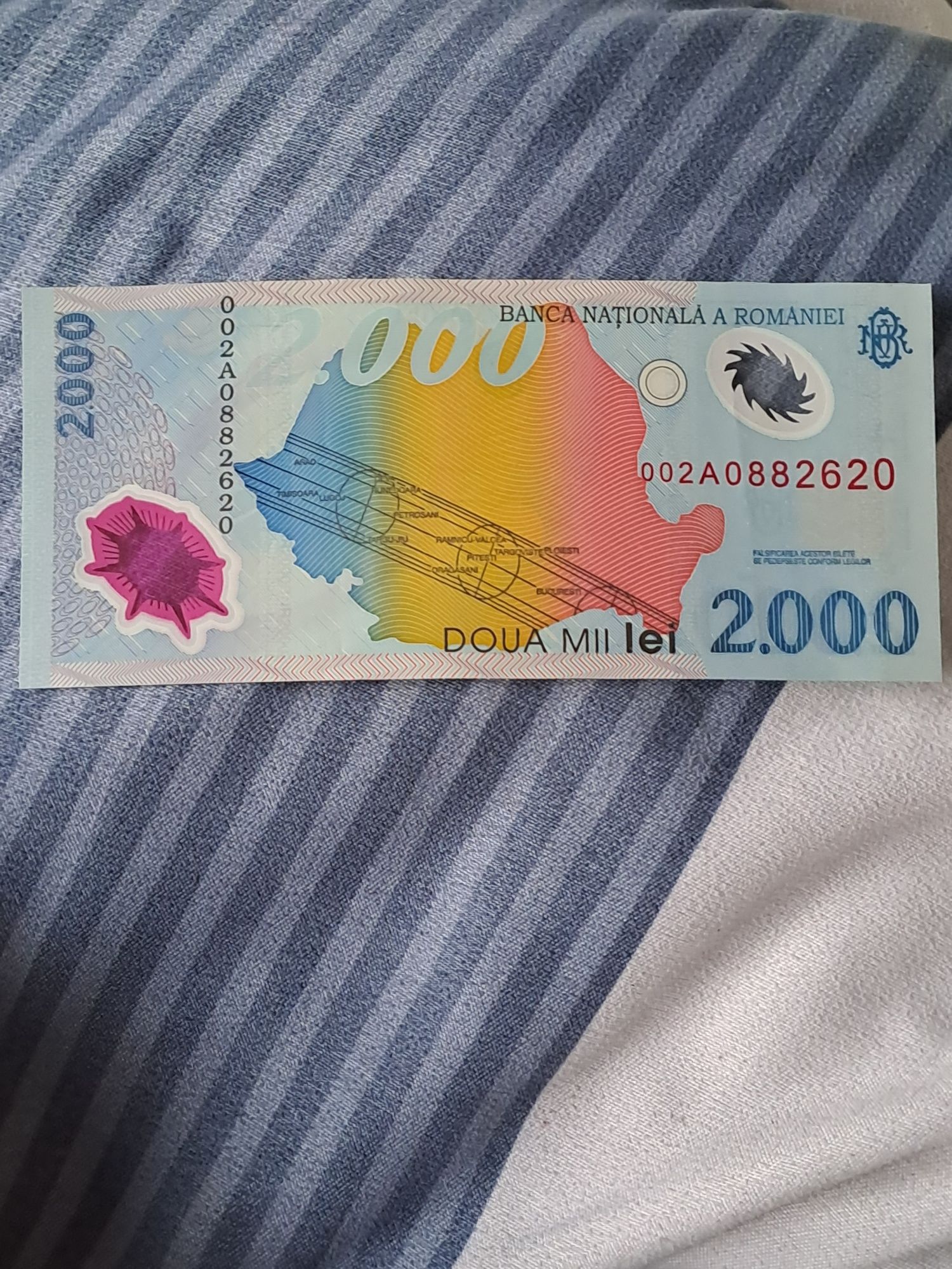 Bancnota 2000 Lei eclipsă totala de soare 1999